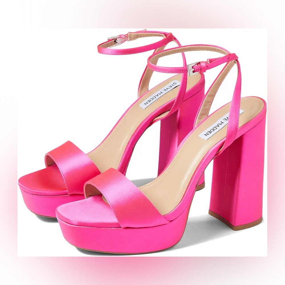 Steve Madden “Lessa” Sandal in hot pink size 7,5